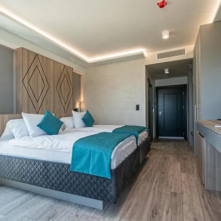 Danubius View - Luxury And Hall Хотел